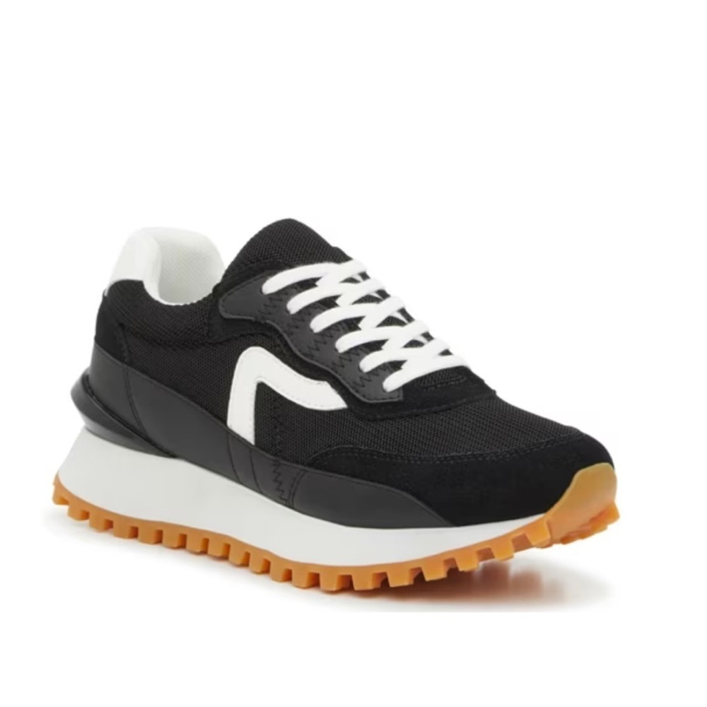 Steve Madden Chaserr Sneaker Black and White Shoe Womens Size 9.5